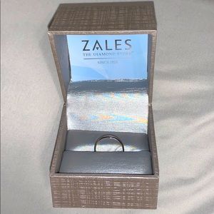 Ladies 2.0mm Wedding Band in 10K White Gold size 6